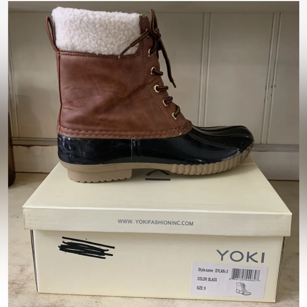 Women’s Yoki Dylan-3 Navy Blue Sherpa Cuff Boots Size 9
